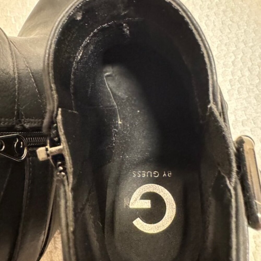 G by Guess Black Pointed Toe Ankle Boots Double Buckle Moto Block Heel 6.5 - Picture 6 of 7